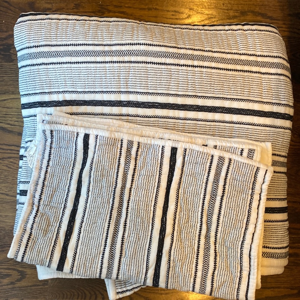 Hearth & Hand Cotton Queen-Sized Comforter and Shams